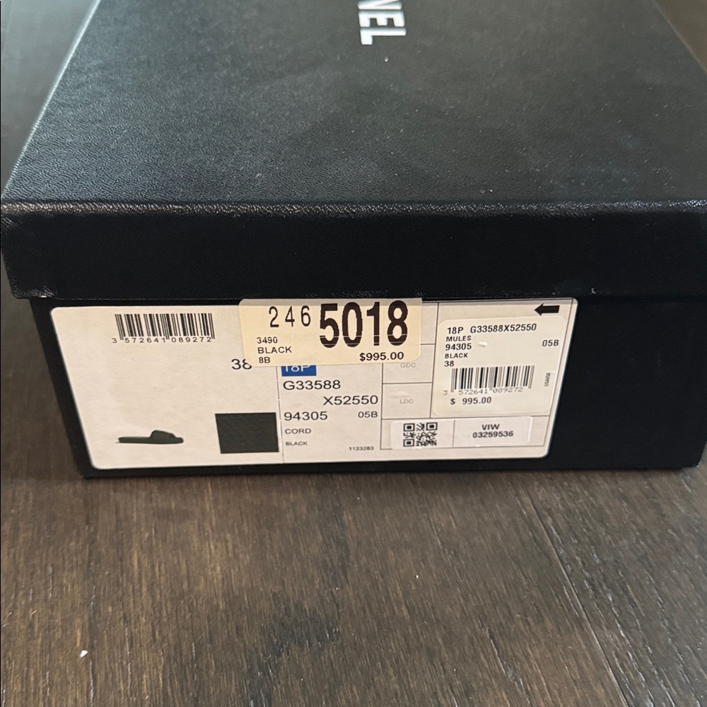 Authentic CHANEL Black Textured Slide Sandals - Picture 4 of 6